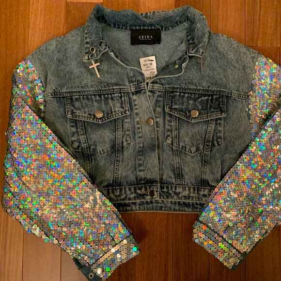 Brand New with tag AKIRA cropped very Rare & cute jean jacket - Picture 1 of 4